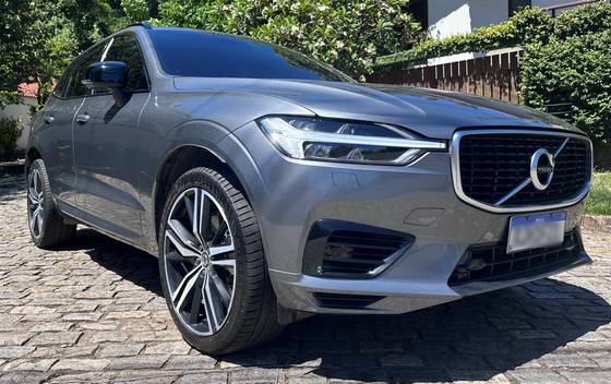 VOLVO XC60 2.0 T8 HYBRID R-DESIGN AWD GEARTRONIC VOLVO XC60 2.0 T8 HYBRID R-DESIGN AWD GEARTRONIC